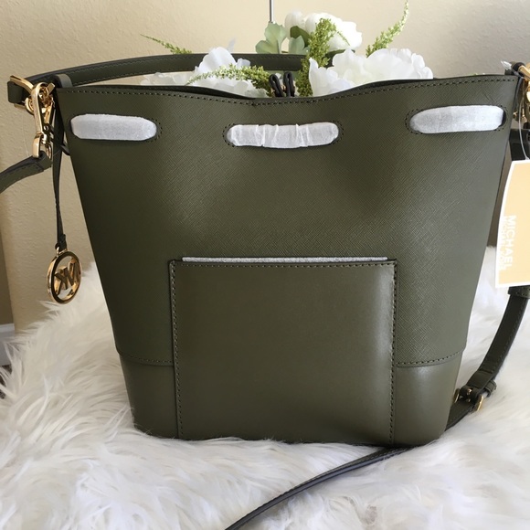 New Michael Kors medium Trista Bucket messager bag - Picture 7 of 8